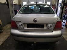 Load image into Gallery viewer, Bora 1,6 bensin, man