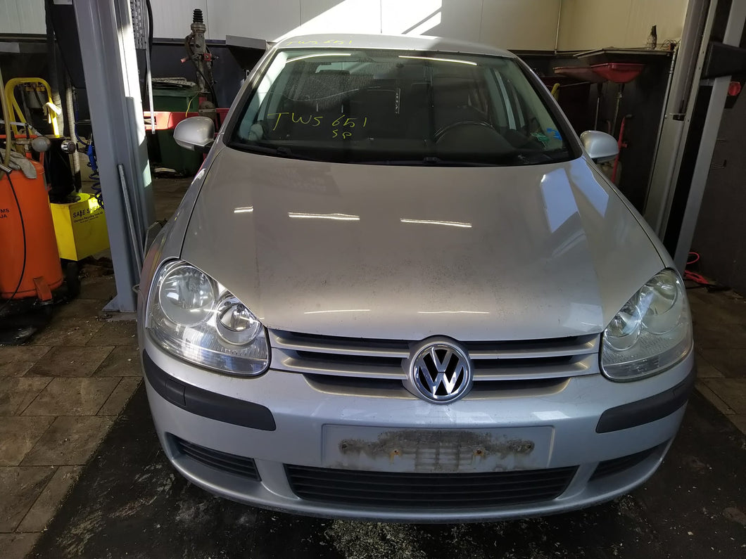 Golf V 1,6 bensin, man