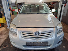 Load image into Gallery viewer, Avensis Kombi 2,0 bensin, man