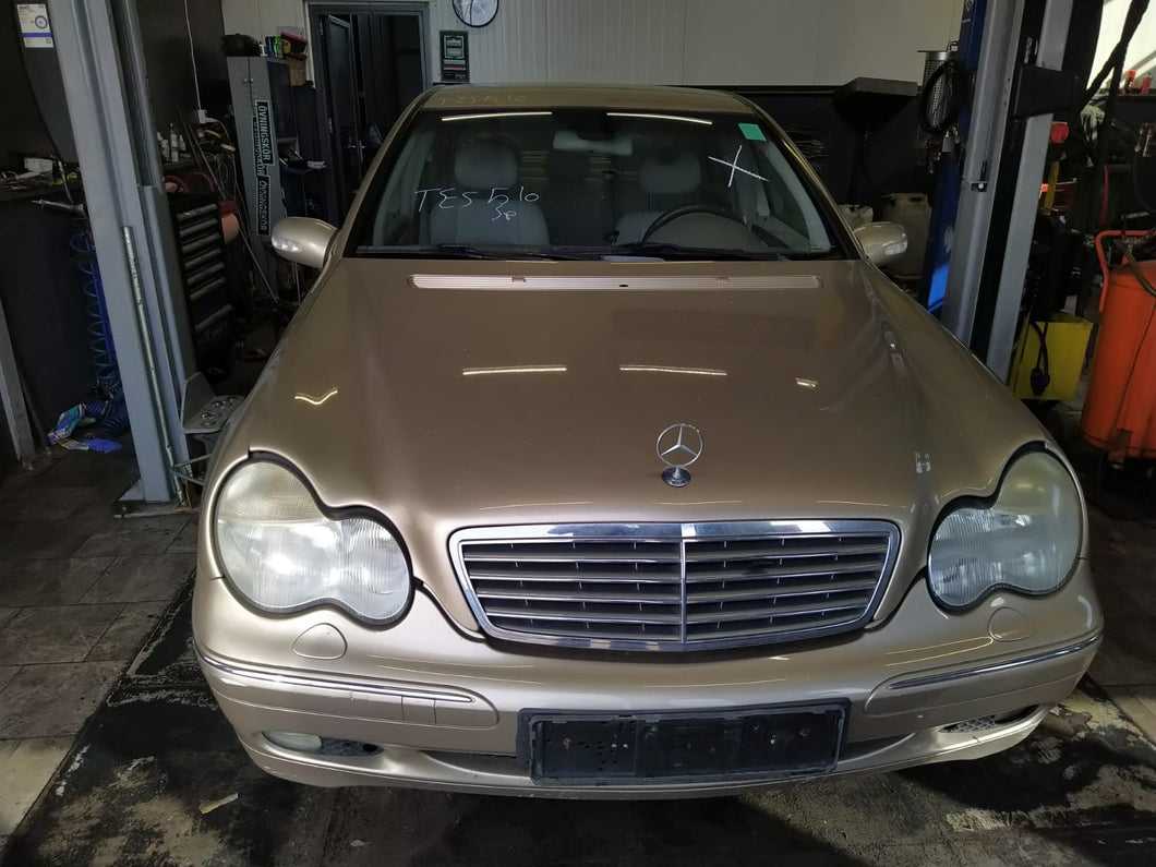 C200 Kompressor, man