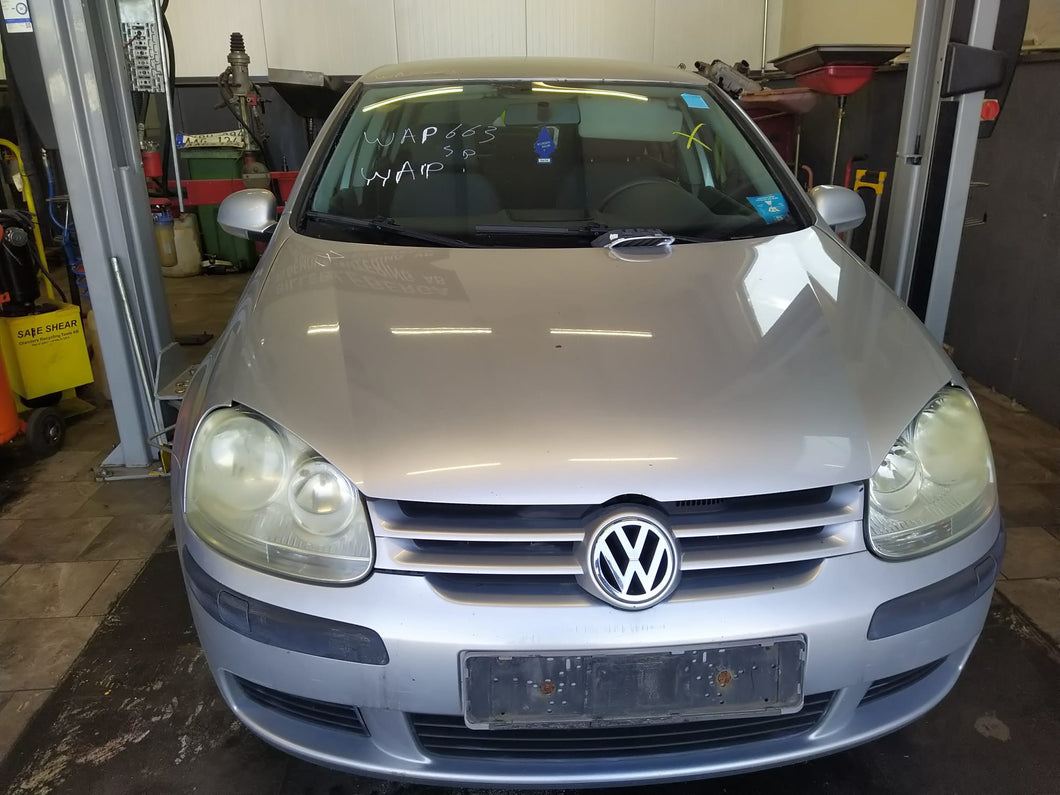 Golf V 1,6 bensin, man