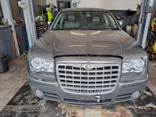 Load image into Gallery viewer, 300 Kombi 3,0 V6 diesel, aut